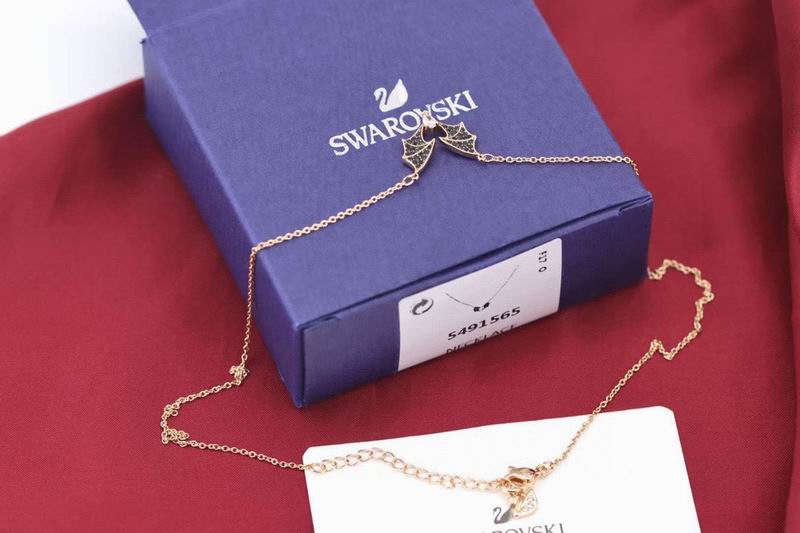 Swarovski Necklace 01lyr32